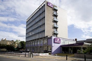 London Putney Bridge Premier Inn